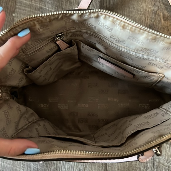 Mk pink purse - Picture 3 of 3